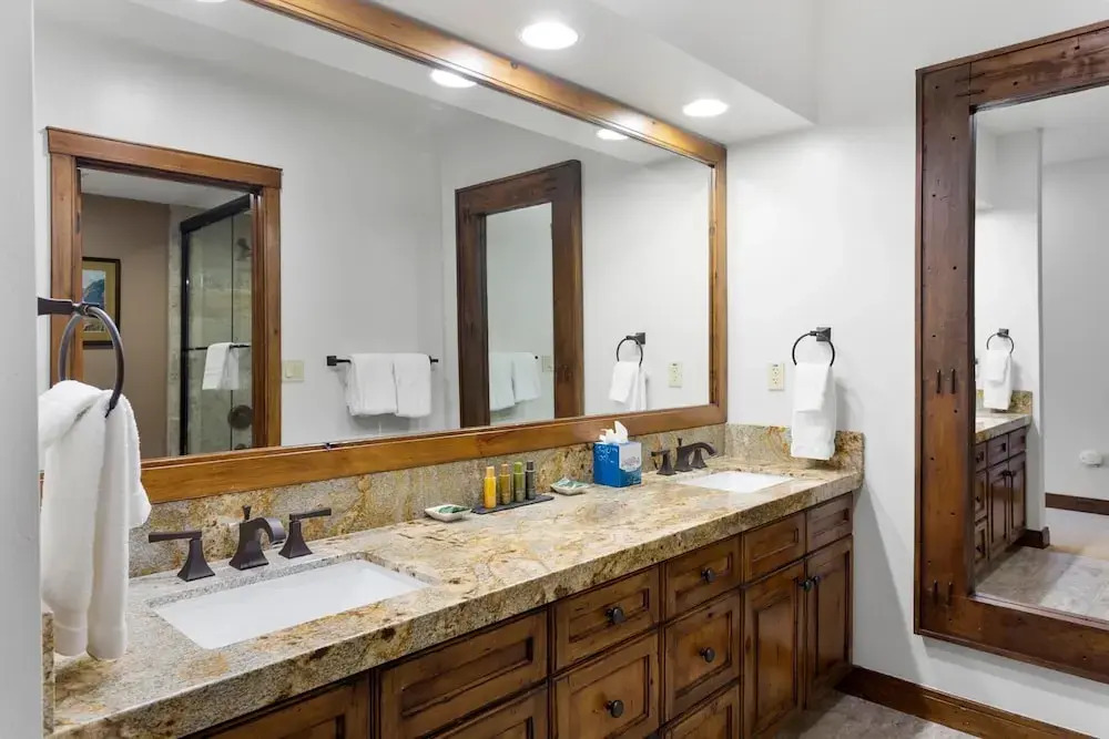 Trail's End Lodge at Deer Valley Resort - Two Bedroom Residence with Den and Spa #202 2 Condo