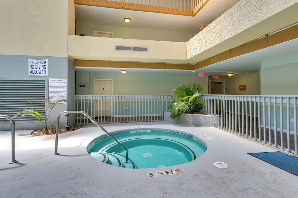 Steps to Sand! Retreat w/ 2 Pools in Hilton Head