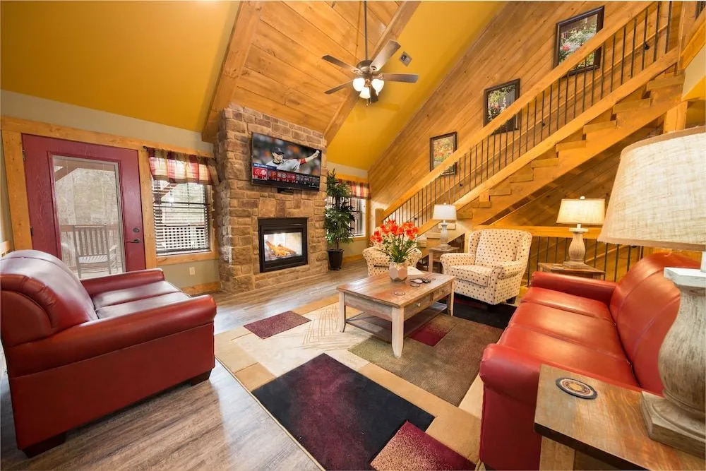 Gone Swimming 4 Bedrooms 4.5 Bathrooms Cabin
