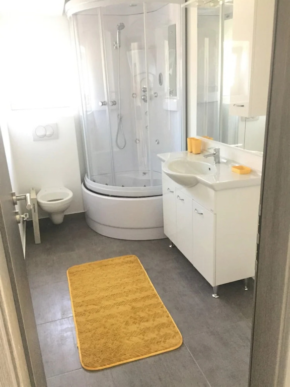 Sunflower-beautiful Modern Apt. w. Terrace&garden