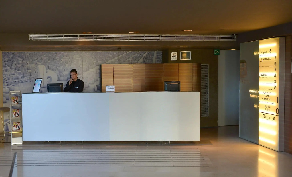 B Hotel