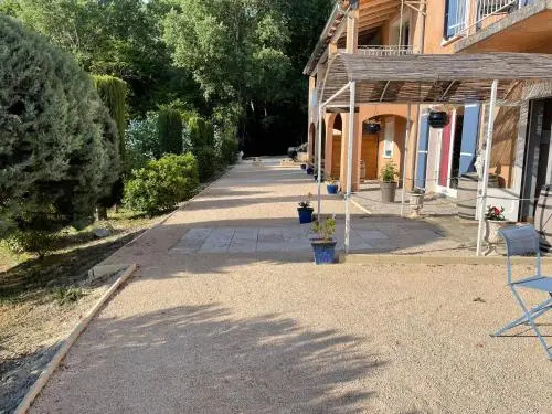 Logis Hôtel le Mas dHélène