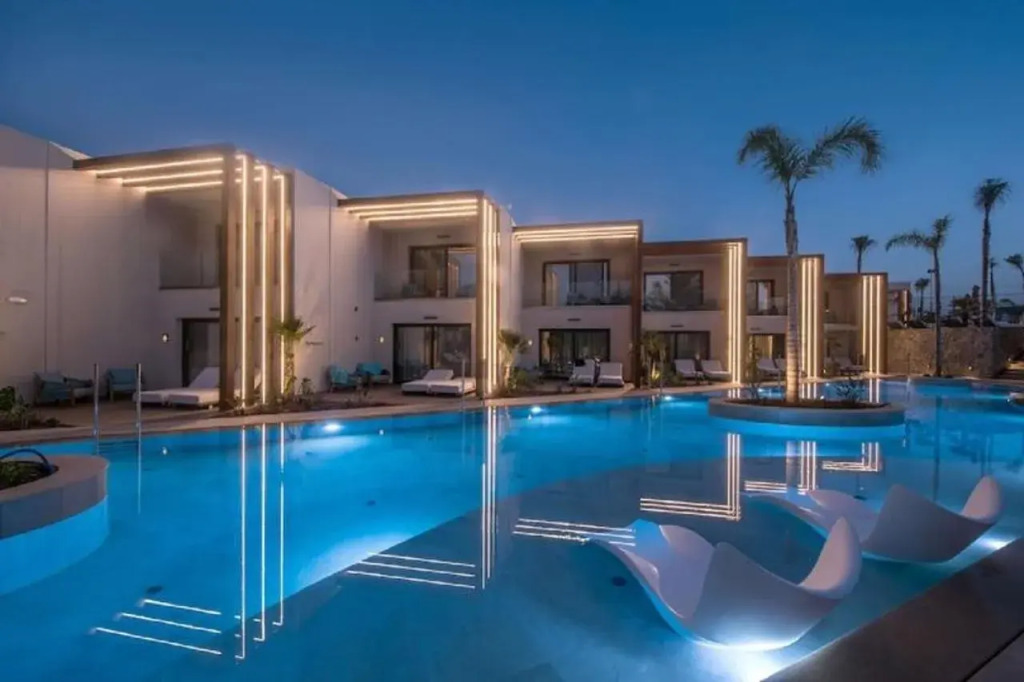 Noble Hotel & Suites
