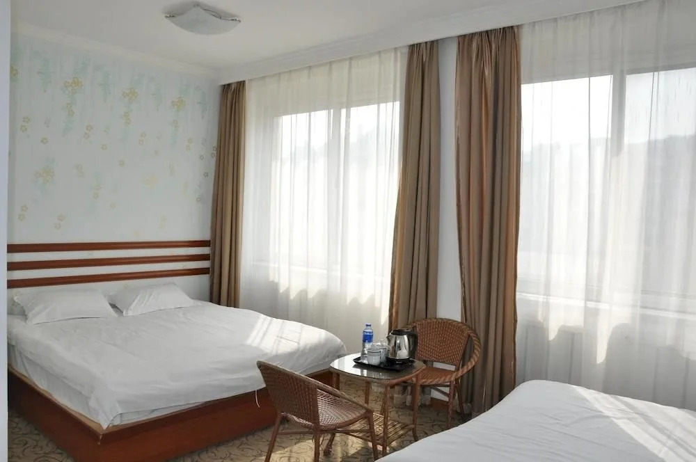 Dalian Yiju Hotel