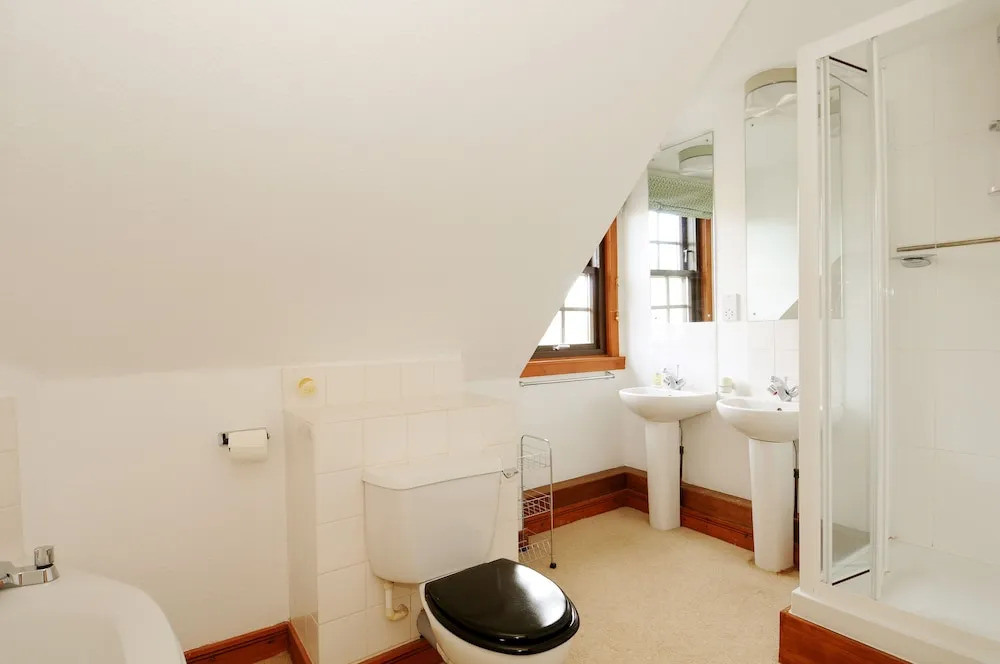 234 Hawthornbank Lane Apartment