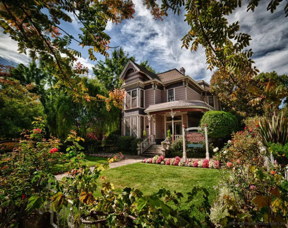Hennessey House