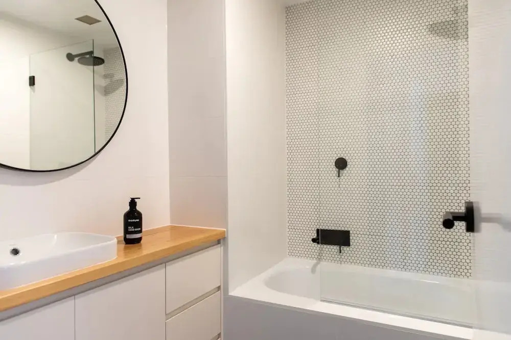 Luxury Spacious 2 Bedroom Fitzroy Apartment
