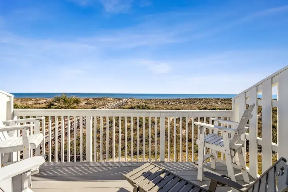 Sunlit Paradise in Amelia Island 3BR Beachfront Home