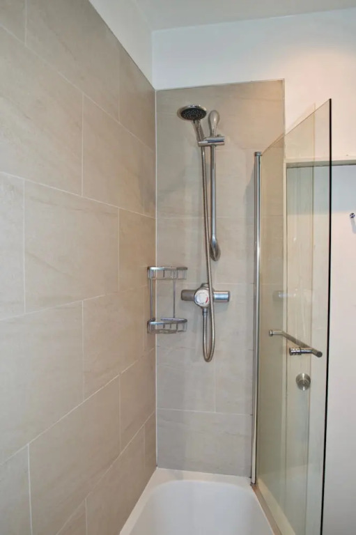 Spacious 2 Bedroom Apartment in Meadowbank