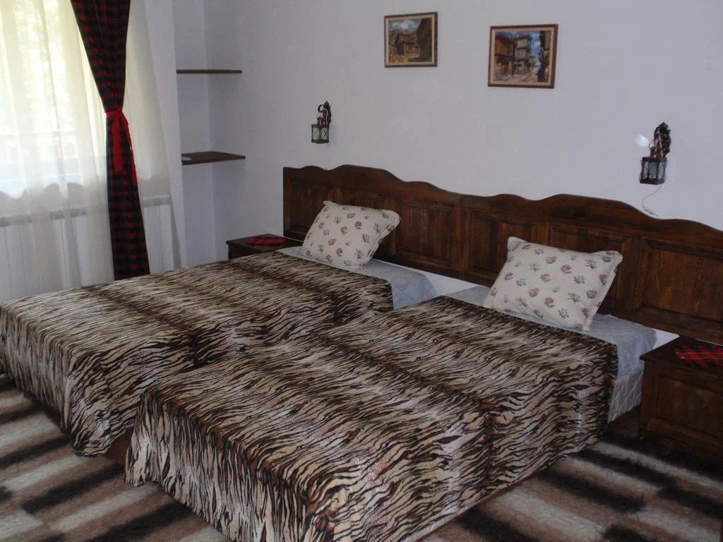 Family Hotel Emaly 2