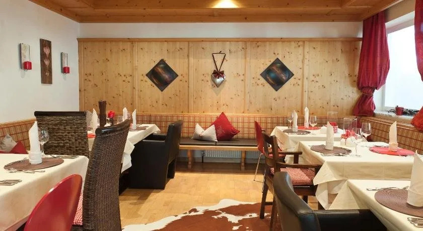 ERIKA Pure Panoramahotel inklusive Stubai Super Card von Mai bis Oktober - Montag bis Samstag inklusive Abendessen