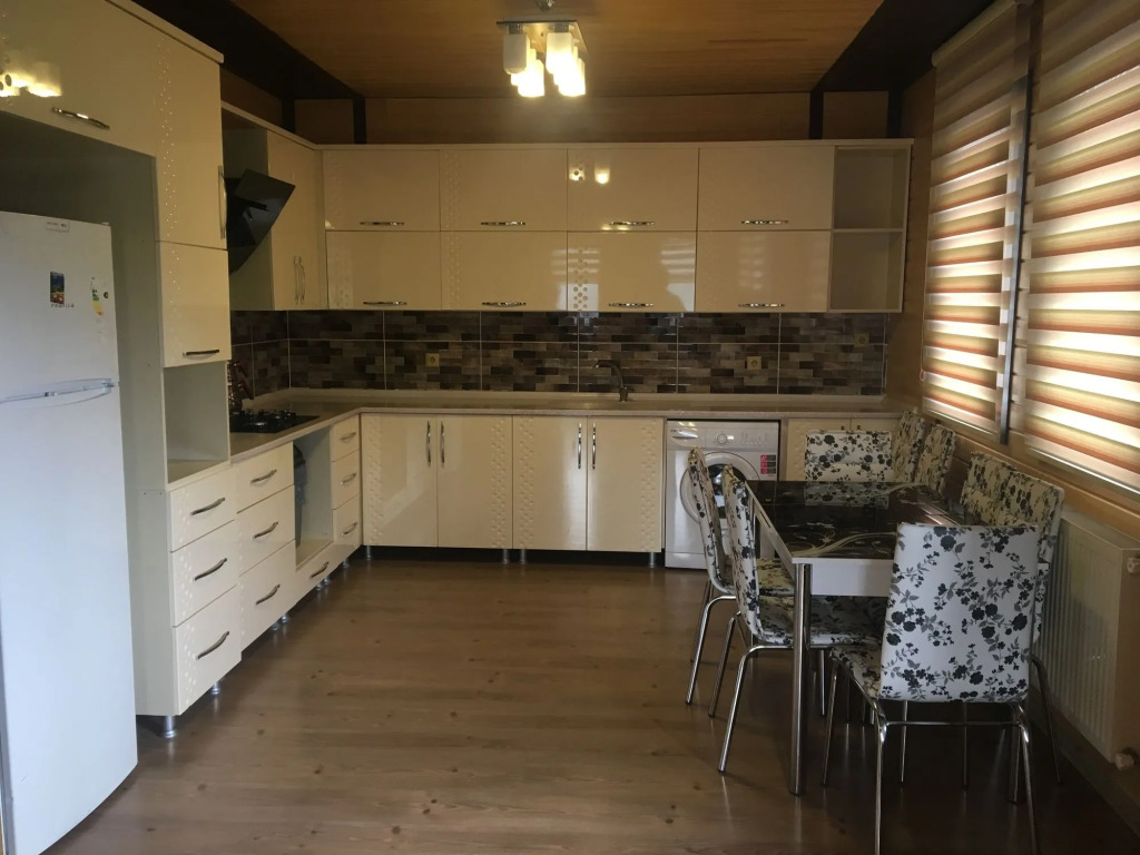 Lakeview Apart