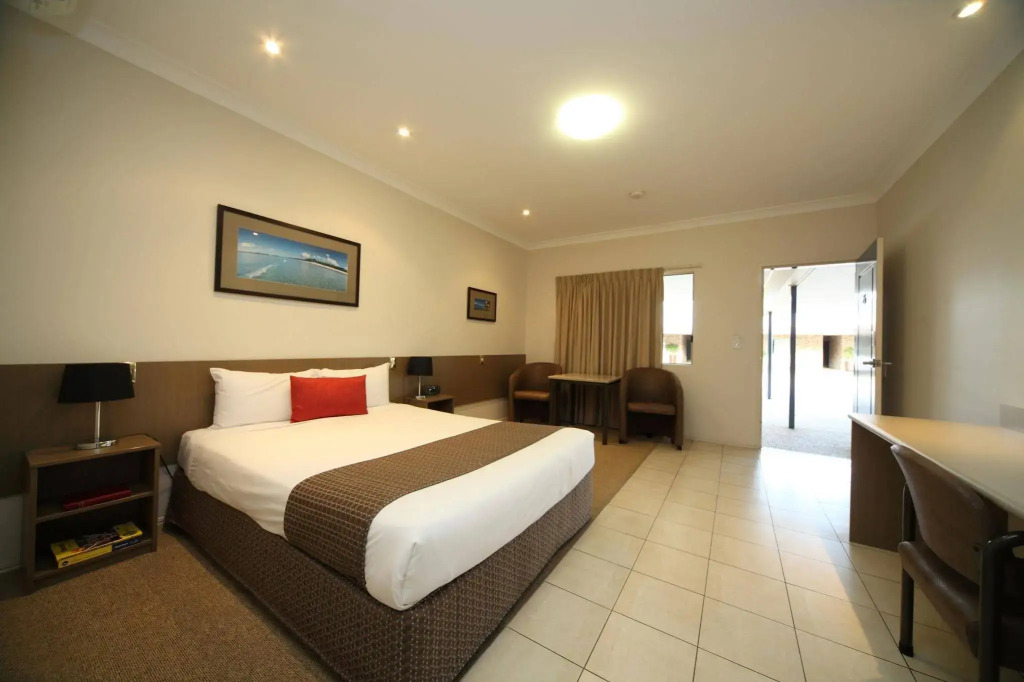 Midlander Motor Inn