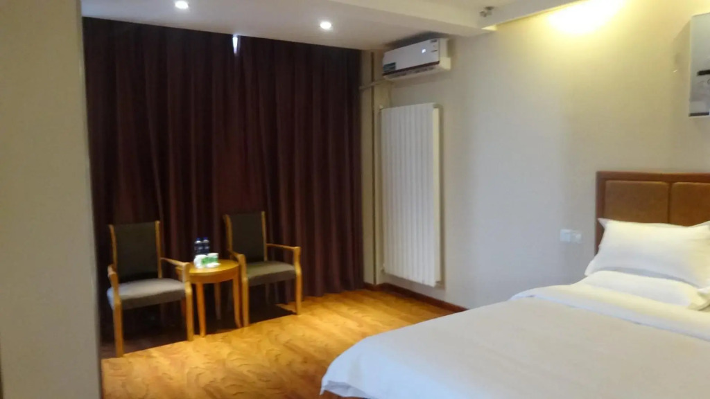 Greentree Hotel Yichuan Branch