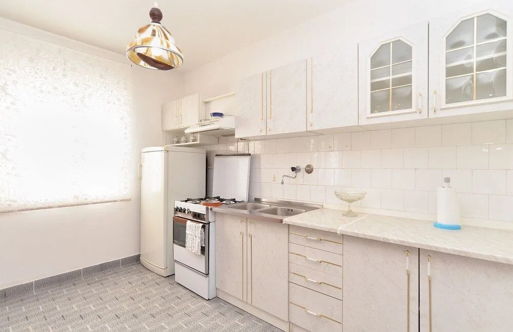 Apartment 608