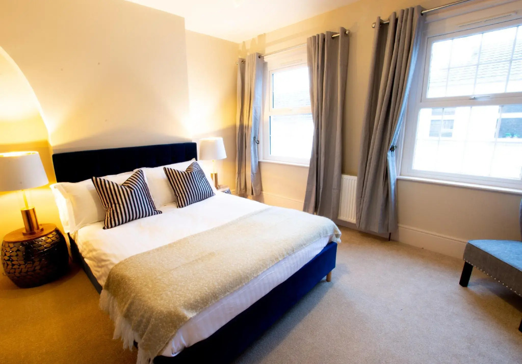 Salisbury Residences by Charles Hope