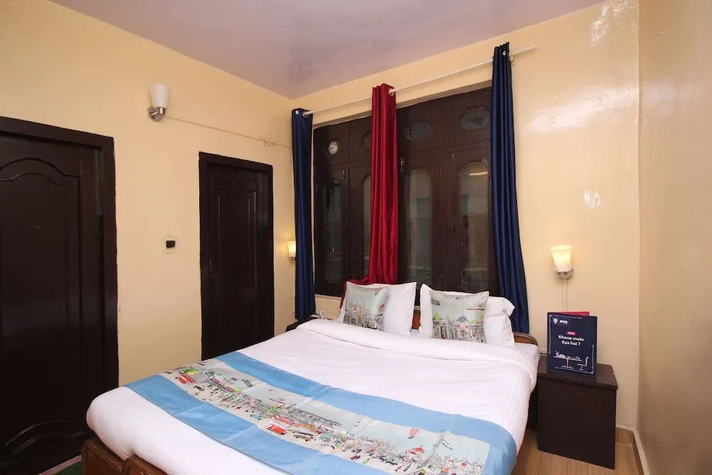 OYO 8793 Home Stay near Mall Road