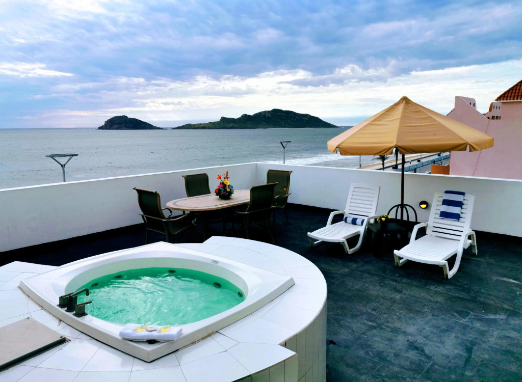 Coral Island Beach View Hotel