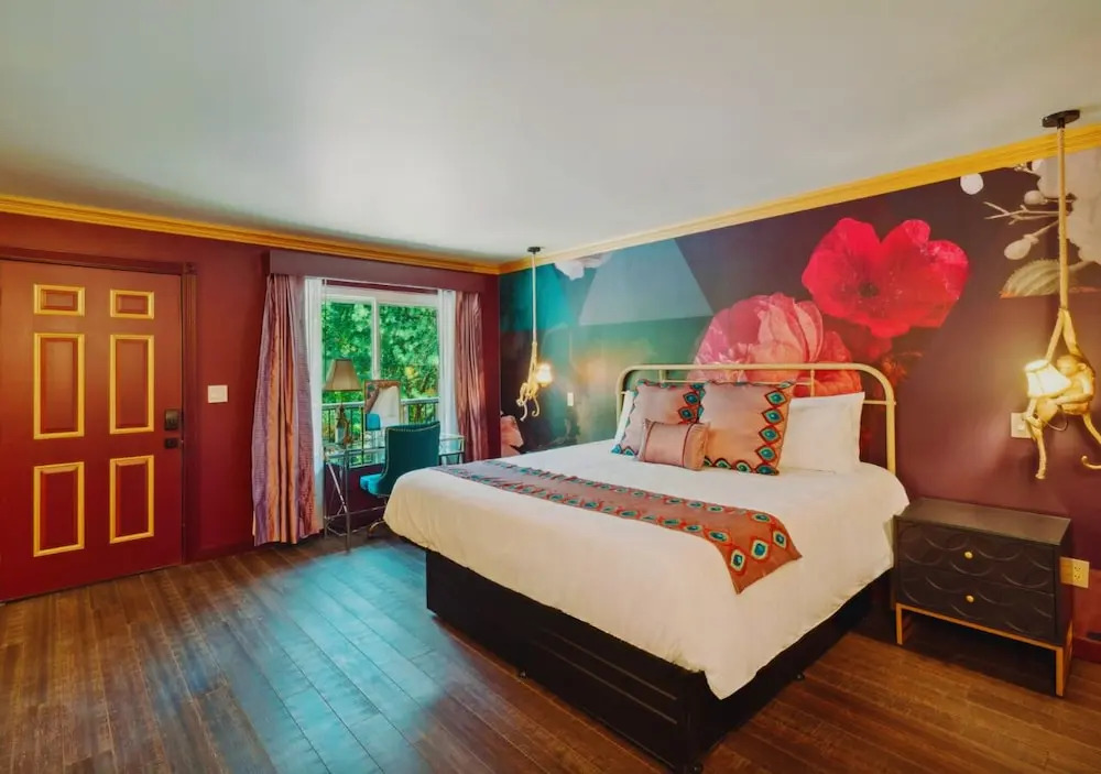 The Fainting Couch Boutique Hotel