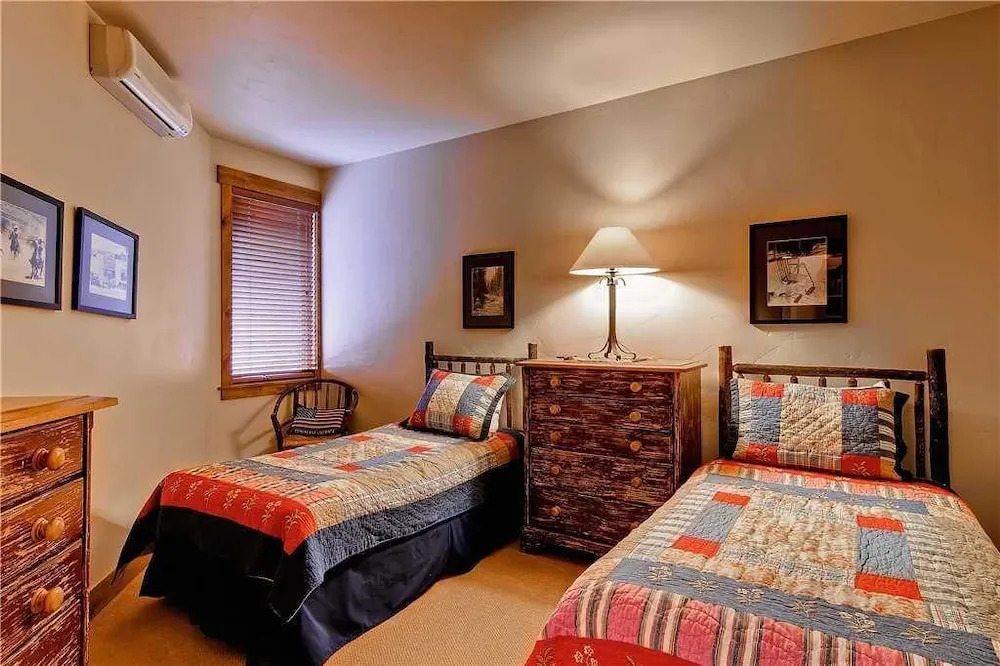 3101 Champagne Lodge, Trappeur's Crossing Apartment 2