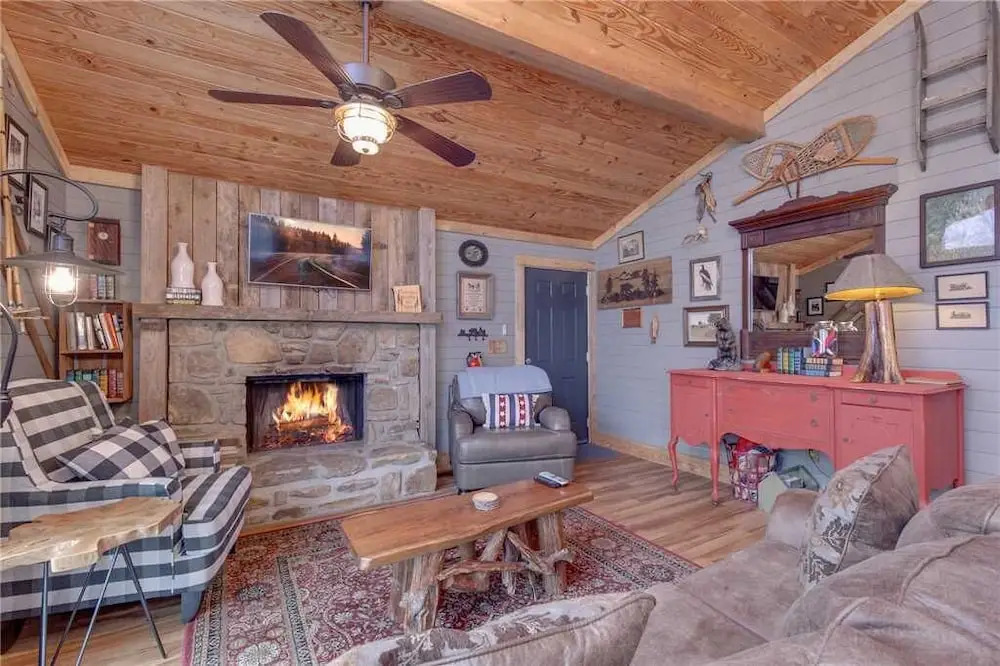Swiss Bear Haus - Four Bedroom Cabin