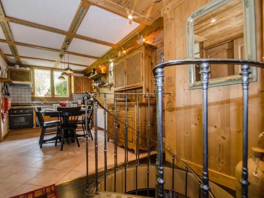 Beautiful Apartment With a Somewhat Unusual Layout Less Than 1km From the Slopes