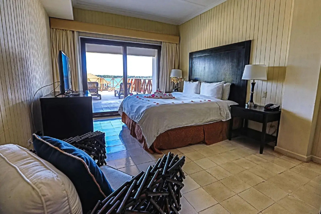 Playa Tortuga Hotel Beach And Resort