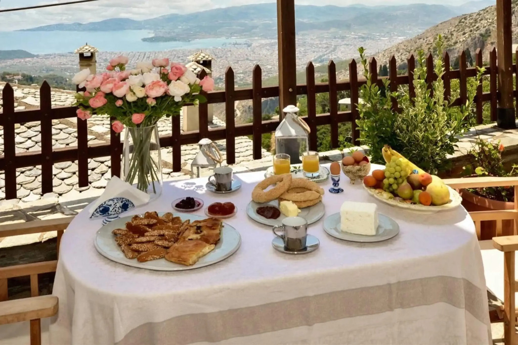 4 bedrooms house with sea view furnished terrace and wifi at Volos 6 km away from the beach