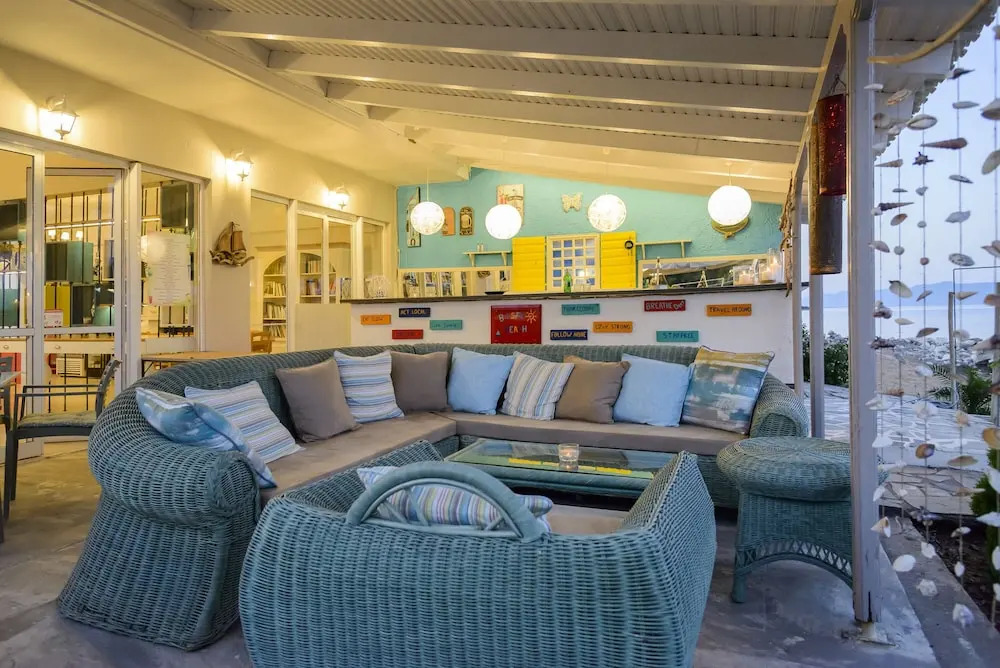 Beachfront Summer Vibes - Breakfast Included