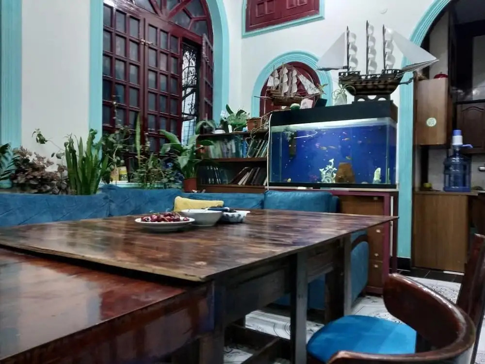 Flora Hostel