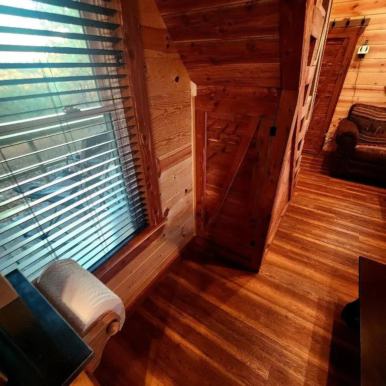 Windstorm Cabin