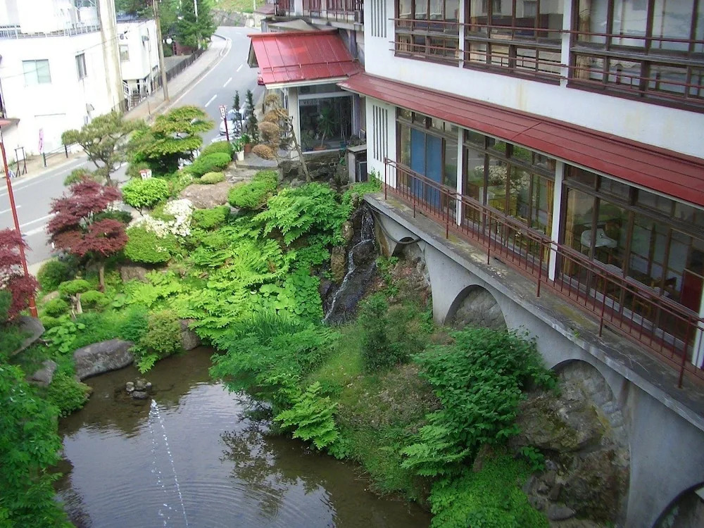 Semi Onsen Kishirou