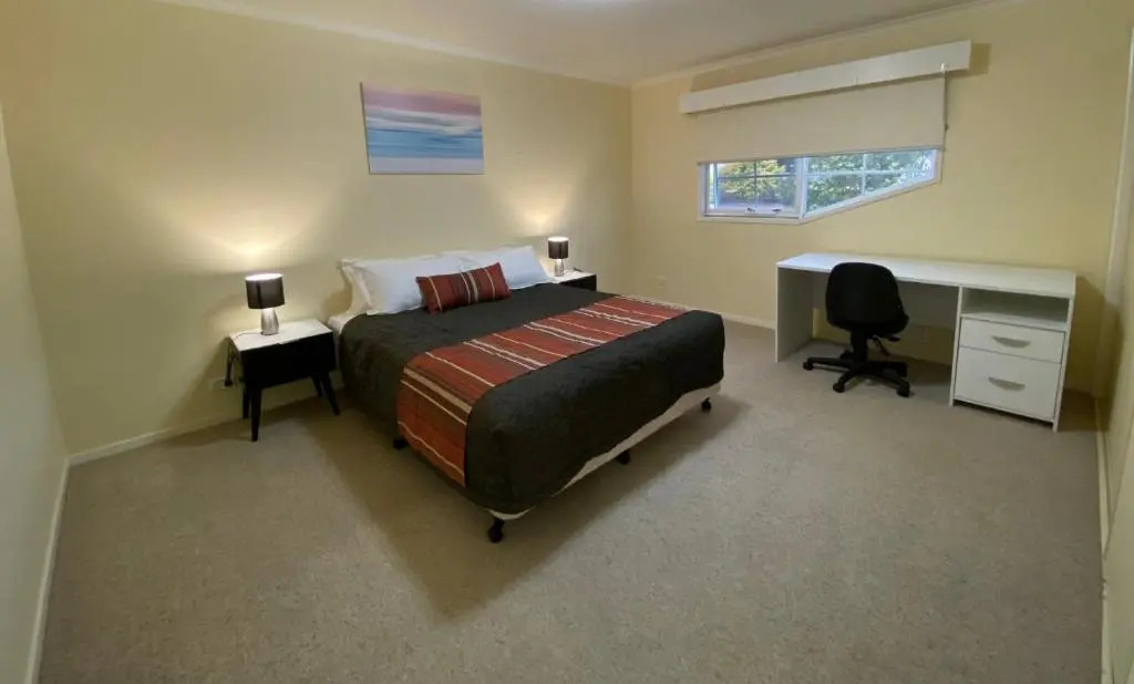 Redwood Manor Motel Apartments