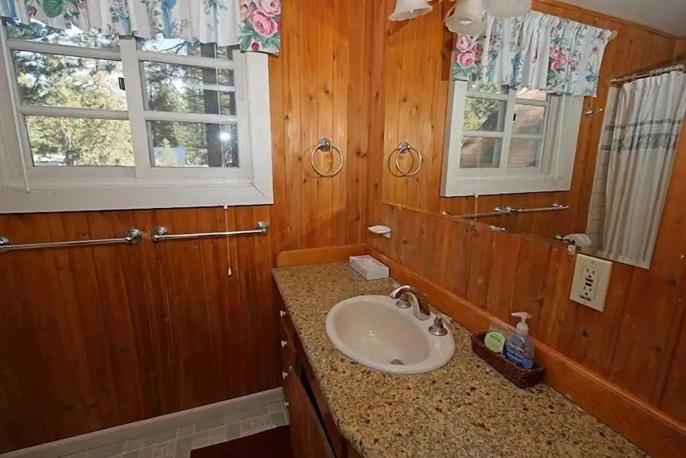 3664 Birch Avenue 5 Bedroom Cabin by RedAwning