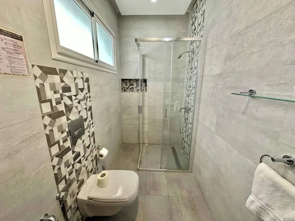Safir Spacious Apartment in Safsaf, La Marsa