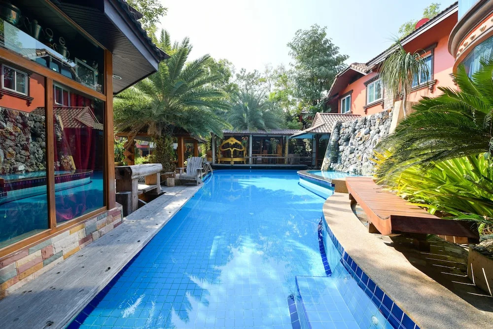 OYO Maesri Resort