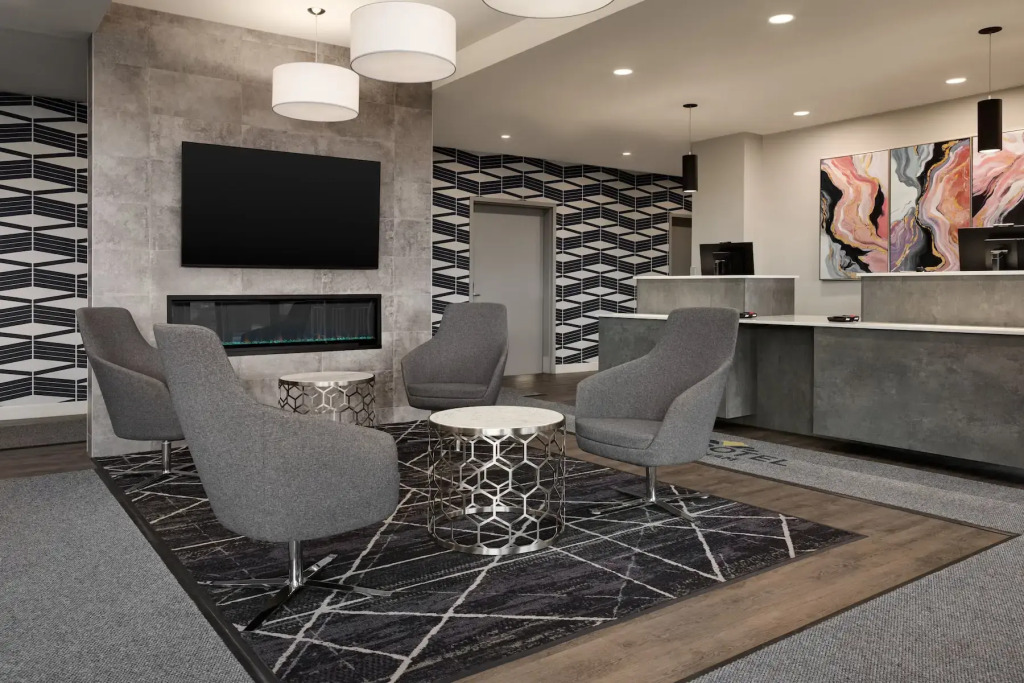 Microtel Inn & Suites by Wyndham Boisbriand