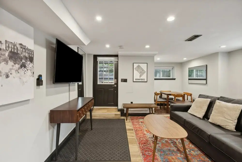 Charming 2BR Townhouse Condo in Heart of DC