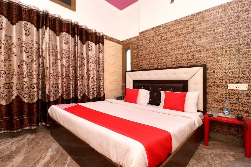 Oyo 24015 Kawal Residency