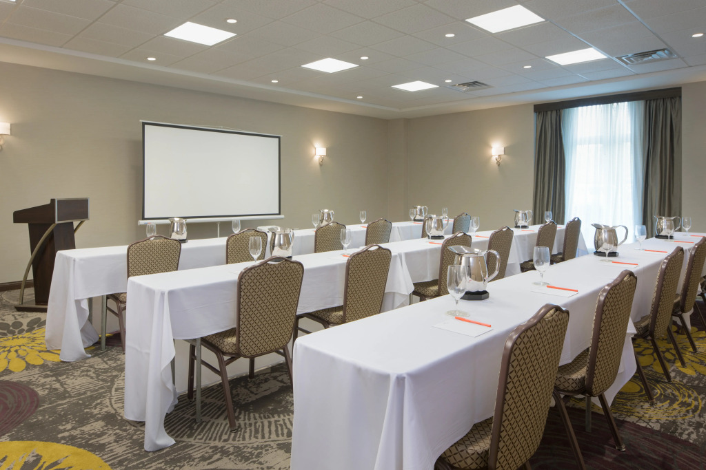 Crowne Plaza Chicago SW - Burr Ridge by IHG