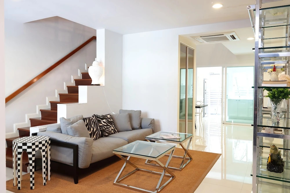 3 Bedrooms Central Bangkok - Perfect Home