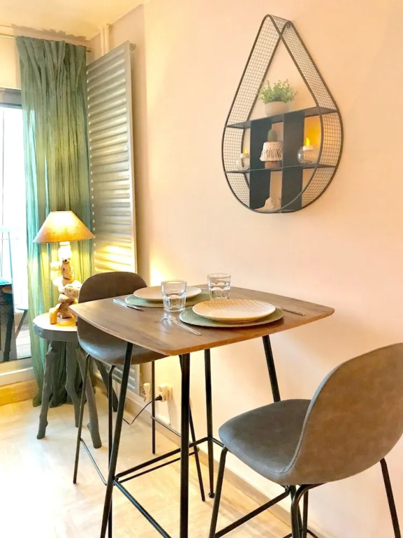 Studio in Mandelieu-la-napoule, With Wonderful Mountain View, Pool Access, Enclosed Garden - 1 km From the Beach