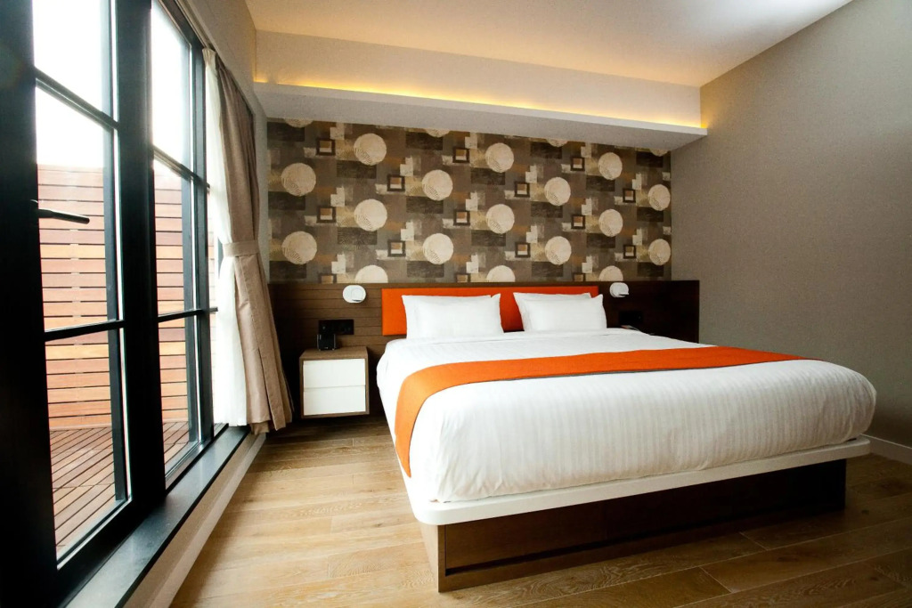 NobleDEN Hotel