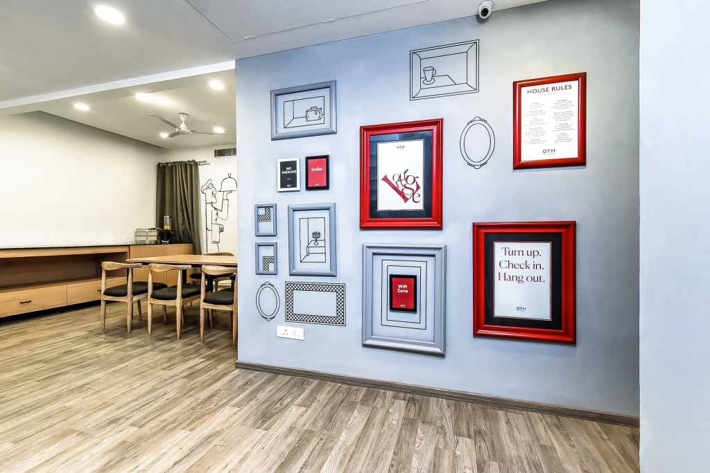 Super TOWNHOUSE THE HOTEL DIAMOND VASUNDHARA