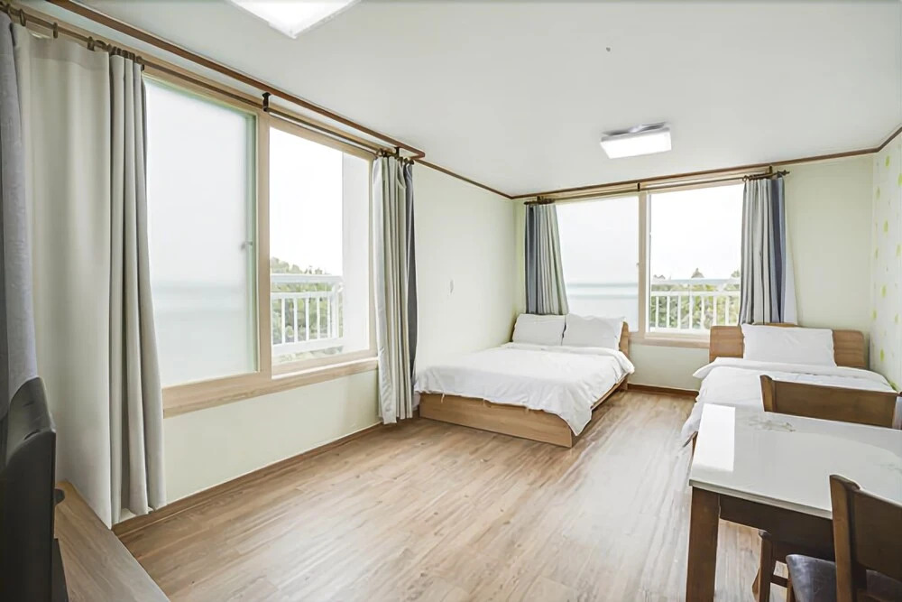 Seogwipo Seongsan Lie Pension