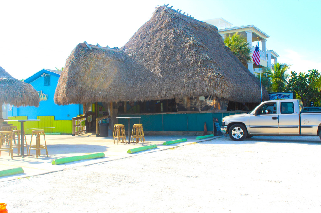 Sunset Beach Treasure Island 1/1 Wi-Fi Parking 117-B