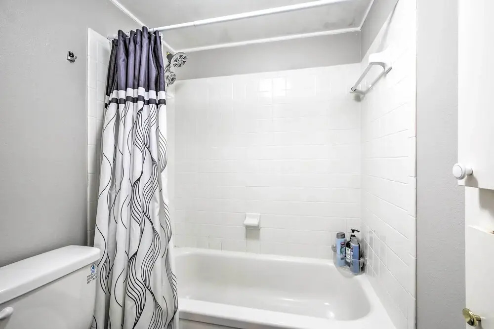 Pet-friendly Dallas Townhome w/ Outdoor Grill