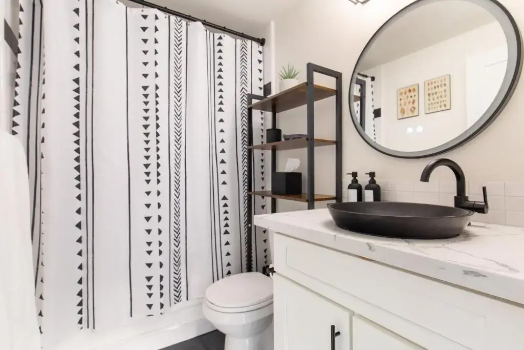 Madison Park Seattle with Outdoor Private Garden and Grill 1BR 1BA