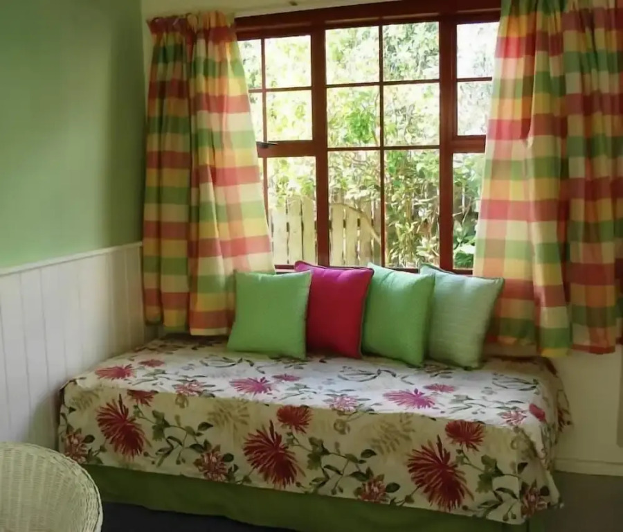 Ducks & Drakes Boutique Motel & Backpackers