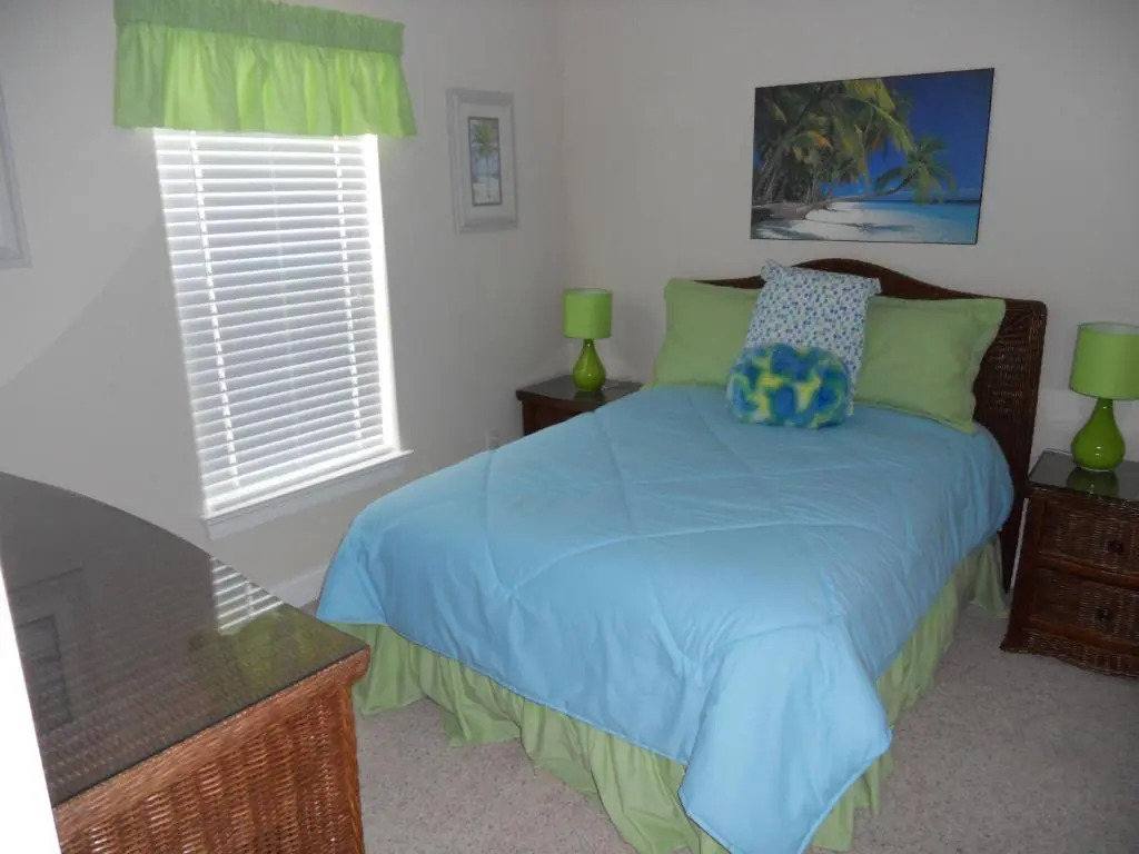 Large Beach House with Great Oceanviews, Game Room, Swimming pool